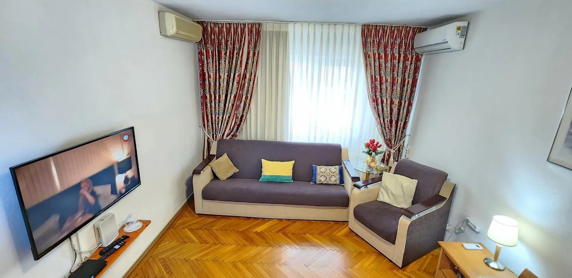 Atlas Accommodation Studio Romana De Lux contacts